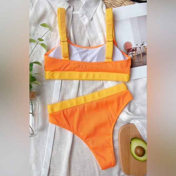 Color Block Scoop Neck Bikini Set - Picture 2 of 12